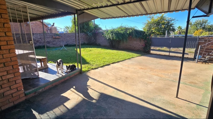 2 Bedroom Property for Sale in Koffiefontein Free State